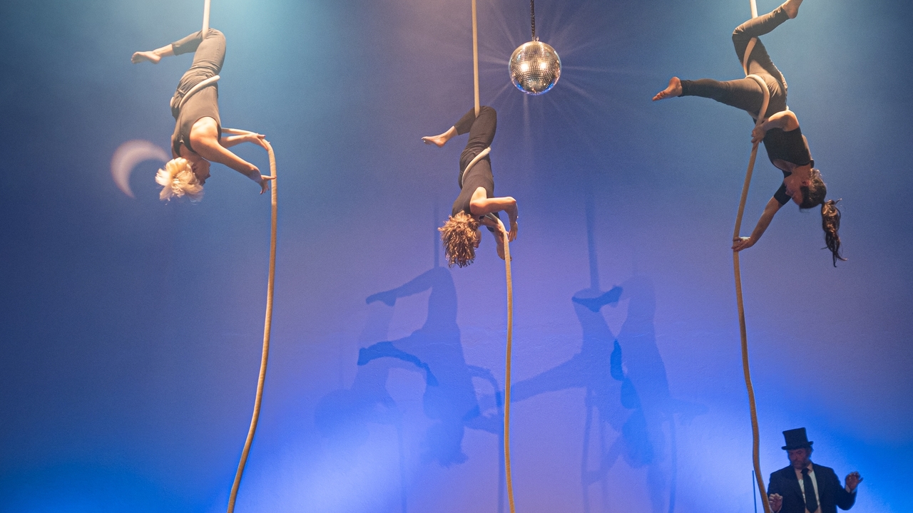 Cirkus na mesec